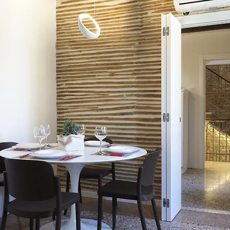 Majestic Rialto House By Wonderful Italy شقة